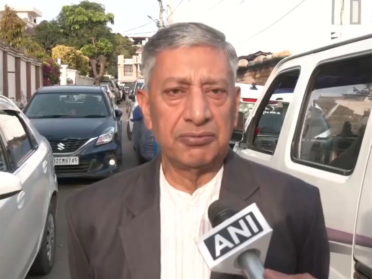 ani_digital's tweet photo. Check backgrounds of their members: Former J-K top cop Vaid after USCIRF releases India report
Read @ANI Story I https://t.co/UU0rceEnOa
#SPVaid #VikramSingh #USCIRF #RSS https://t.co/8SPtlRpRPt