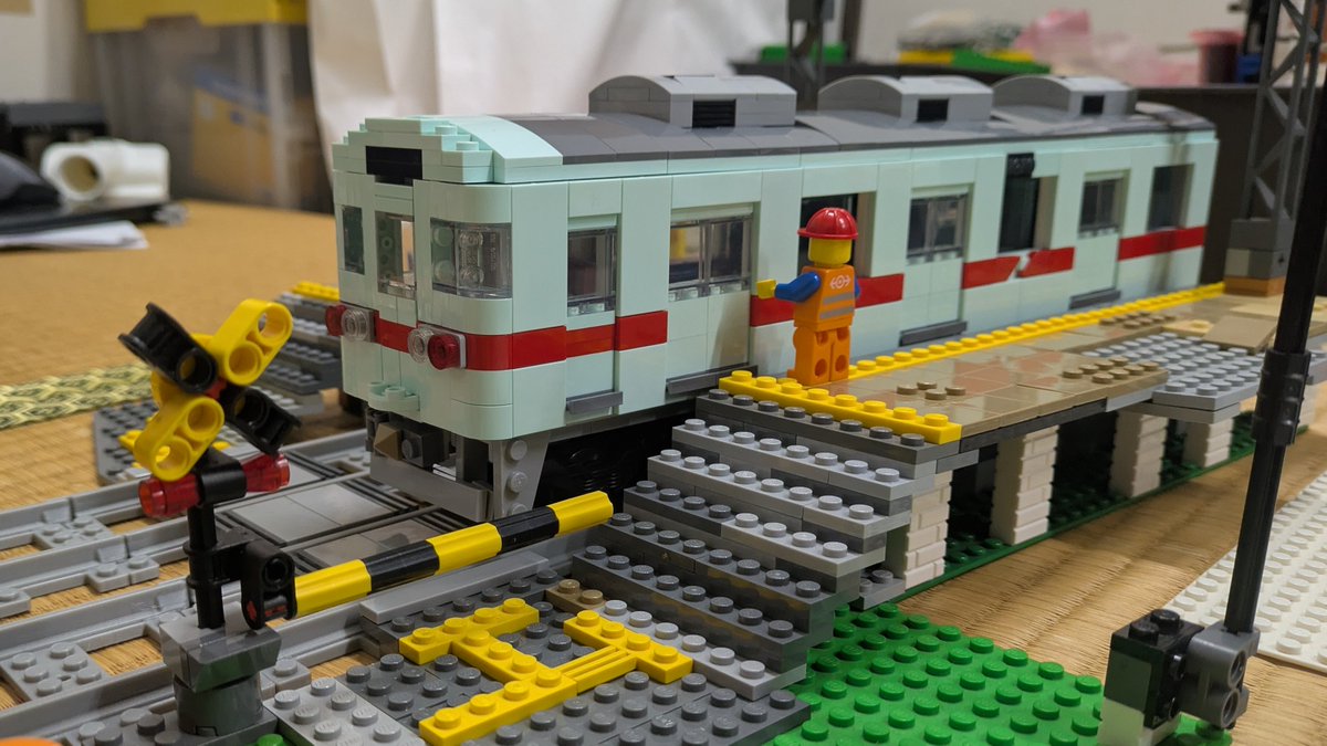 fusetsu_lego's tweet photo. レゴで西鉄5000系を製作しました🚃

車体の強度だけでなく、車内の再現にもこだわっています！
細かい部分まで見てもらえるとうれしいです✨

#LEGO #レゴ #西鉄電車 #西鉄5000系 #鉄道模型 #レゴ作品 #Nishitetsu https://t.co/4YmPU2NPhO