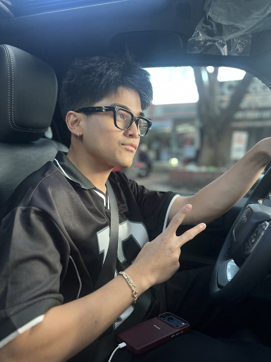 renzpagayunan's tweet photo. bagong hairstyle si young stunna ah https://t.co/Qg7ZgHxieA