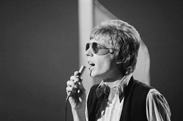 PunkAndNewWave tweet media