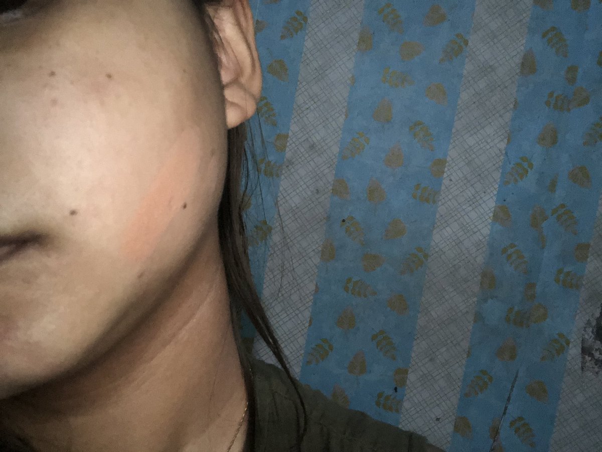 theonlykaia's tweet photo. guys ini tuh shade nya kegelapan ga si ? 
btw ini pixy airy glow shade N30 https://t.co/ECce7YDN97