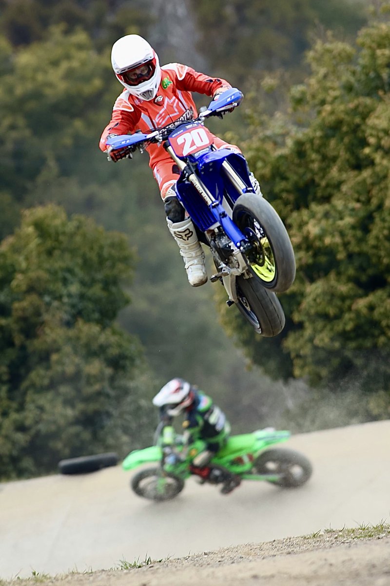 本日は
全日本スーパーモト選手権 第1戦
S1PROクラス レース2を勝利したのは

＃20 Joshua Mclean

2位　＃   1  小原堅斗
3位    ＃06 五十住 洋佑
4位    ＃  4  金子 和之
5位　＃  6  大金 歩夢
6位　＃  3   沖 勇也

#スーパーモト　#モタード