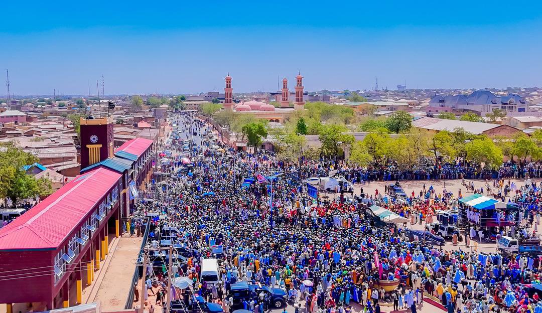 KATSINA STATE: CONFIDENCE BUILDING VISIT BY THE FOREIGN DIPLOMATS FROM 25 COUNTRIES. UNPRECEDENTED in the State. 

2: A key point to show visitors is by inviting them over to see for themselves. 

3: Therefore, 17 diplomats from 25 countries decided to spend Sallah with the Gov