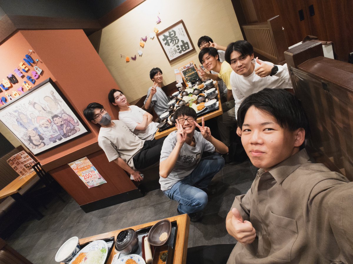 Glee_Kwansei20's tweet photo. 華やかな高音テナーや迫力の低音ベースの間を縫い、あらゆる声色を使い分けてハーモニーに色を添える、縁の下の力持ちパート【バリトン】
「テナーとかベースはわかるけど、“バリトン”は知らないなぁ…」という人はぜひ一度グリークラブに遊びに来てください！！魅力をいっぱいお伝えします💪 https://t.co/gRnIOVAPWP