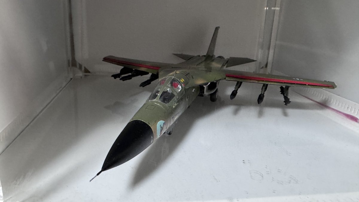 ohitorisama_xyz's tweet photo. ハセガワ 1/72 アメリカ空軍 ジェネラルダイナミックス F-111D/F アートバーグ 戦術航空軍団　K34
#GeneralDynamics 
#f111 #Aardvark 
#f111aardvark 
#scalemodeling 
 #みんなのハセガワみせて https://t.co/EcekgKlp5L