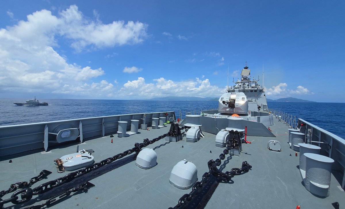 sansad_tv's tweet image. #INSTrikand took part in the first tri-services edition of Exercise Lamitiye 2026 alongside the #IndianArmy, #IndianAirForce, and Seychelles Defence Forces, featuring VBSS training, joint boarding drills by MARCOS, and troop disembarkation at Praslin Island.

@SeyDefence
