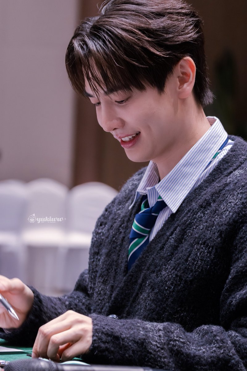 ⊹ 𝒚𝒖𝒌𝒊𝒘𝒘 ⊹ tweet media