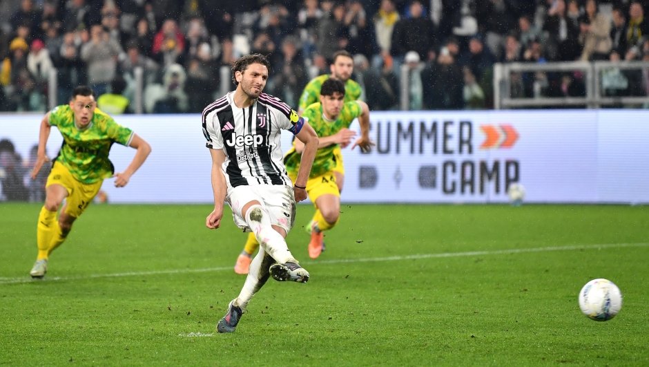 Daniele De Felice tweet media