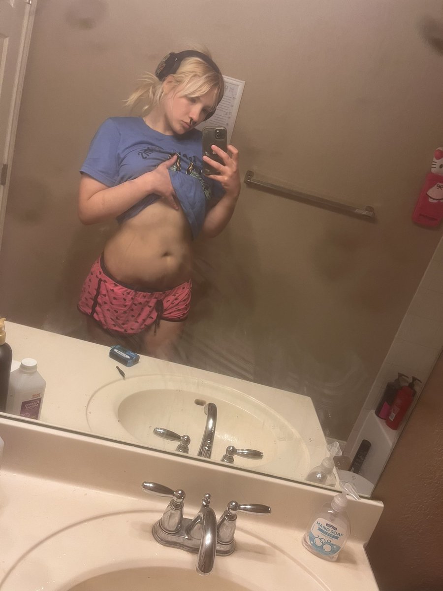 endofsumr's tweet photo. bmi 26…. “you can breathe now” I KNOW I KNOW IM FAT I KNOW https://t.co/xl73h7QCSL
