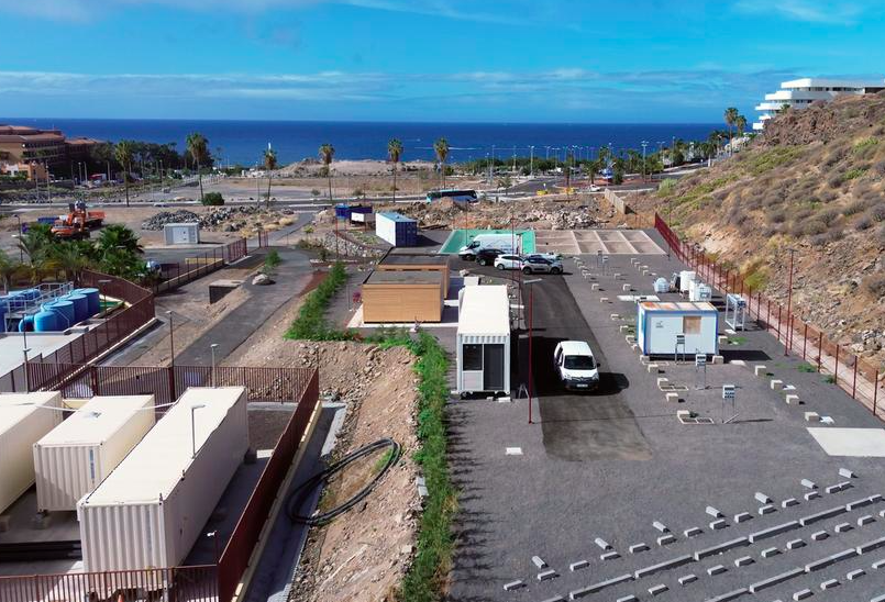 जंग खौफनाक चरम पर: ट्रम्प की ‘ब्लैकआउट’ धमकी पर ईरान की खाड़ी की 'लाइफलाइन' उड़ाने की चेतावनी
'ईरान 48 घंटे के भीतर होर्मुज स्ट्रेट खोले नहीं तो अमेरिका उसके बिजली संयंत्रों पर हमला करेगा'. ट्रम्प की इस धमकी के जवाब में अब ईरान ने चेतावनी दी, अगर उसके energy assets पर हमला हुआ तो