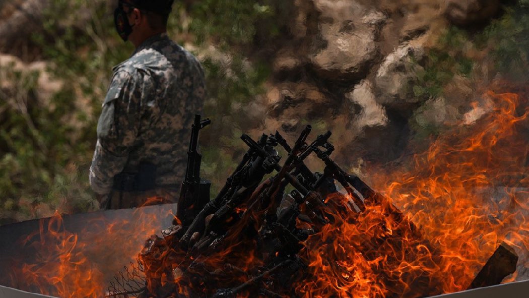 Süreç yasası: PKK’liler 4 kategoriye ayrılacak

Çözüm Süreci’ne dair hazırlanacak düzenlemede örgüt üyeleri “suça karışanlar”, “suça karışmayanlar”, “arananlar” ve “cezaevinde bulunanlar” şeklinde dört ayrı kategoriye ayrılacak. Bu seçenek üzerinde duruluyor. (Gazate Oksijen)