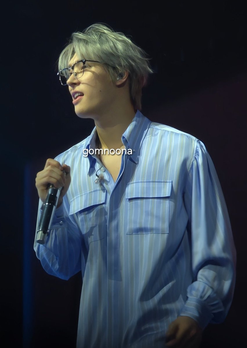 운 tweet media