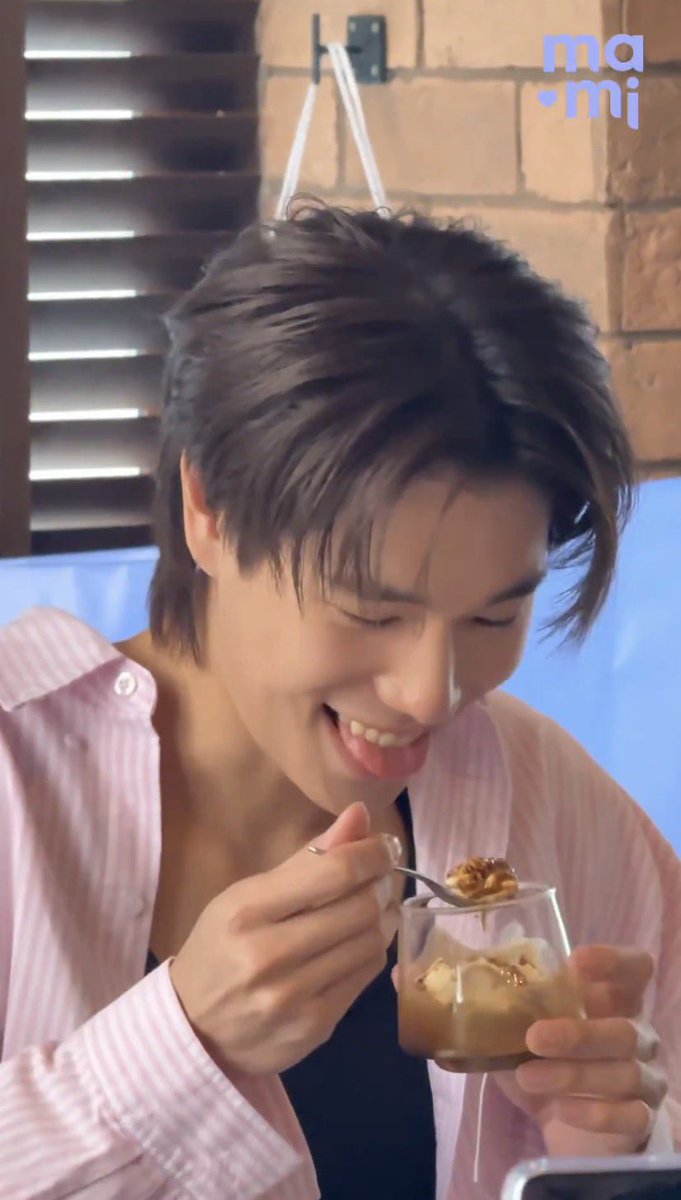 thipparos🎶🎹 tweet media