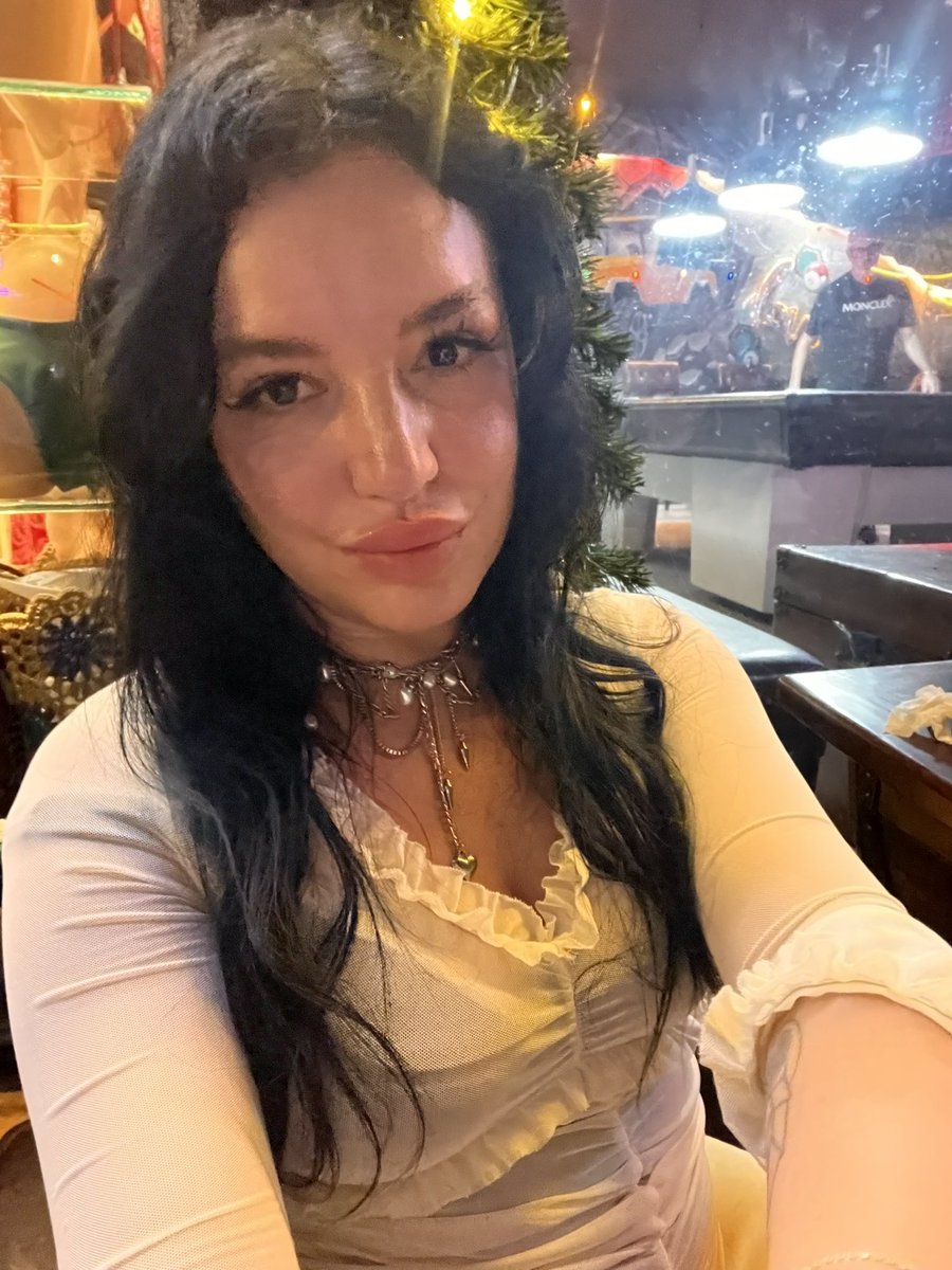 8pZig's tweet photo. Maybe I carry pieces of different worlds in the way I look.
I like watching people try, though. There’s something intimate in the guessing — like they’re trying to read a story written between the lines.
So go ahead… take a guess. Where do you think I’m from? https://t.co/PkIZ6Q9ufp