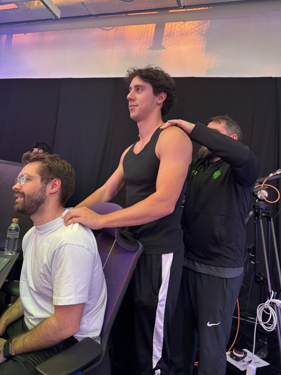 FLC Shrimzy tweet media