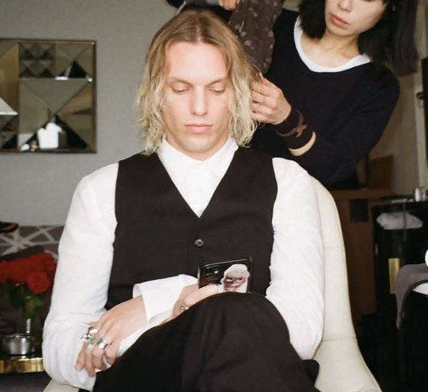 𝖲𝖺𝗌𝗁𝖺 🪐 tweet media