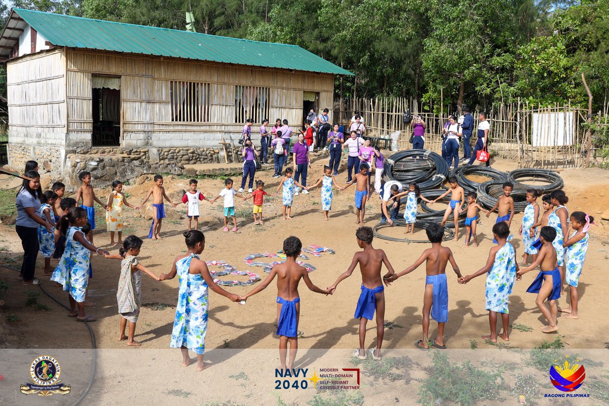 PhilFleet's tweet photo. Empowering Communities, Uplifting Young Minds

#PhilFleetVanguardofOurSeas
#ProtectingtheSeasSecuringOurFuture
#ModernMultiDomainSelfReliantCrediblePartner
#OneAFPOnePhilippines
#StrongAFPStrongPhilippines
#AFPyoucanTRUST
#SundaloSalamatSaSerbisyo https://t.co/gsweIl6nTa