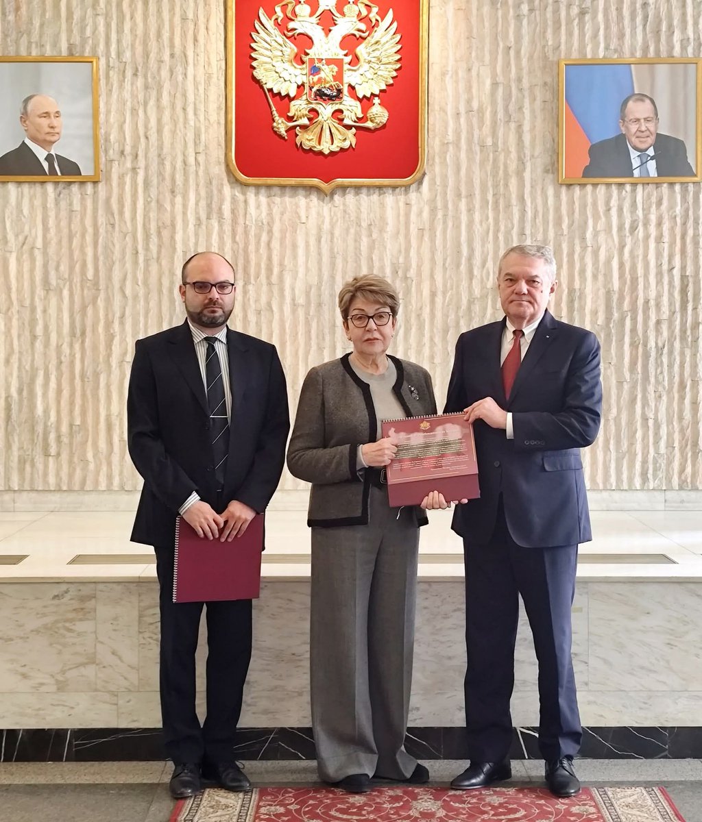 И.К-OFF tweet media