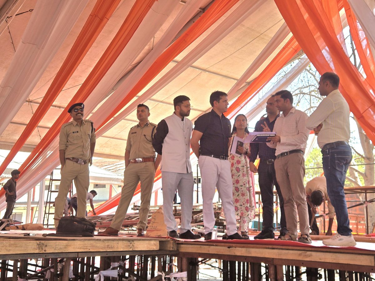 CDatia's tweet image. मुख्यमंत्री @DrMohanYadav51 जी के 24 मार्च को प्रस्तावित कार्यक्रम के दृष्टिगत कलेक्टर श्री स्वप्निल वानखड़े  एवं पुलिस अधीक्षक श्री सूरज वर्मा ने आज भाण्डेर पहुंचकर कार्यक्रम स्थल एवं हेलीपैड का निरीक्षण कर आवश्यक दिशा निर्देश दिए ।
#दतिया #CollectorDatia  #datia #भाण्डेर