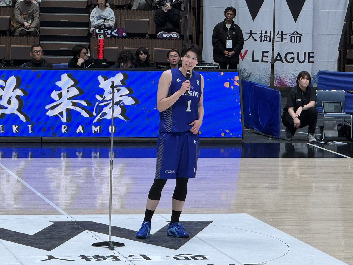 y_hanada's tweet photo. #山梨クイーンビーズ
Wリーグディビジョン入替戦DAY3はアイシンさんに62-72で負けて残念ながら昇格出来きず。3試合とも見応えのある素晴らしいゲーム！
今日も2Q/3Q終了時は1点リードしてましたし、アイシンさん相手にどっちに転ぶかわからない闘いできるクイーンビーズますます好きになりました😊 https://t.co/Xq1phqYHPP