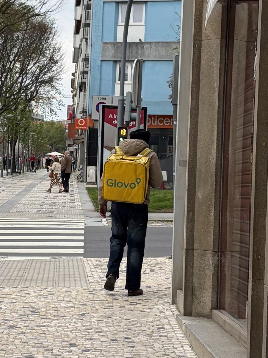 Johnny Bi tweet media