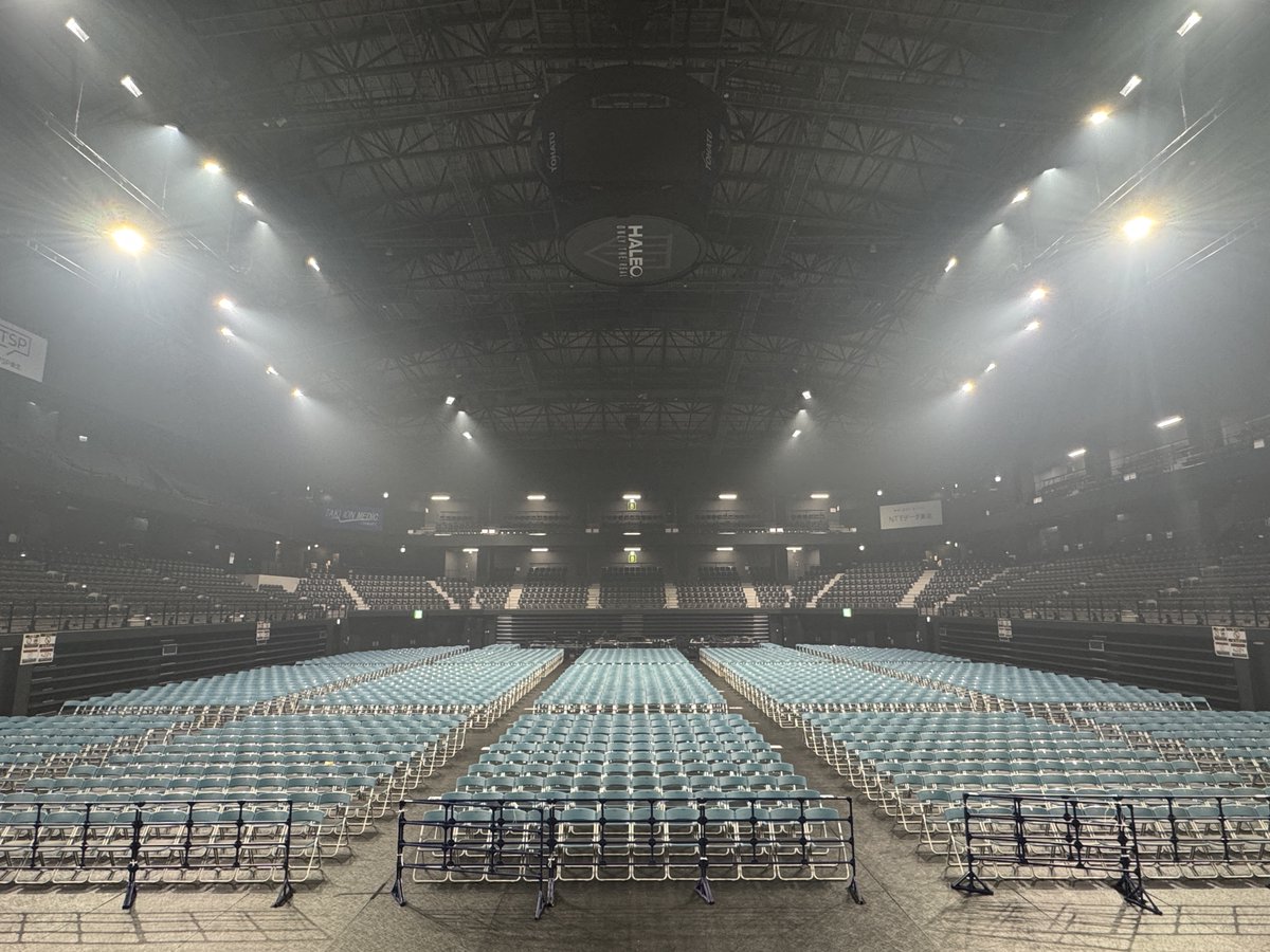 ヨルシカ（n-buna、suis） / Official tweet media