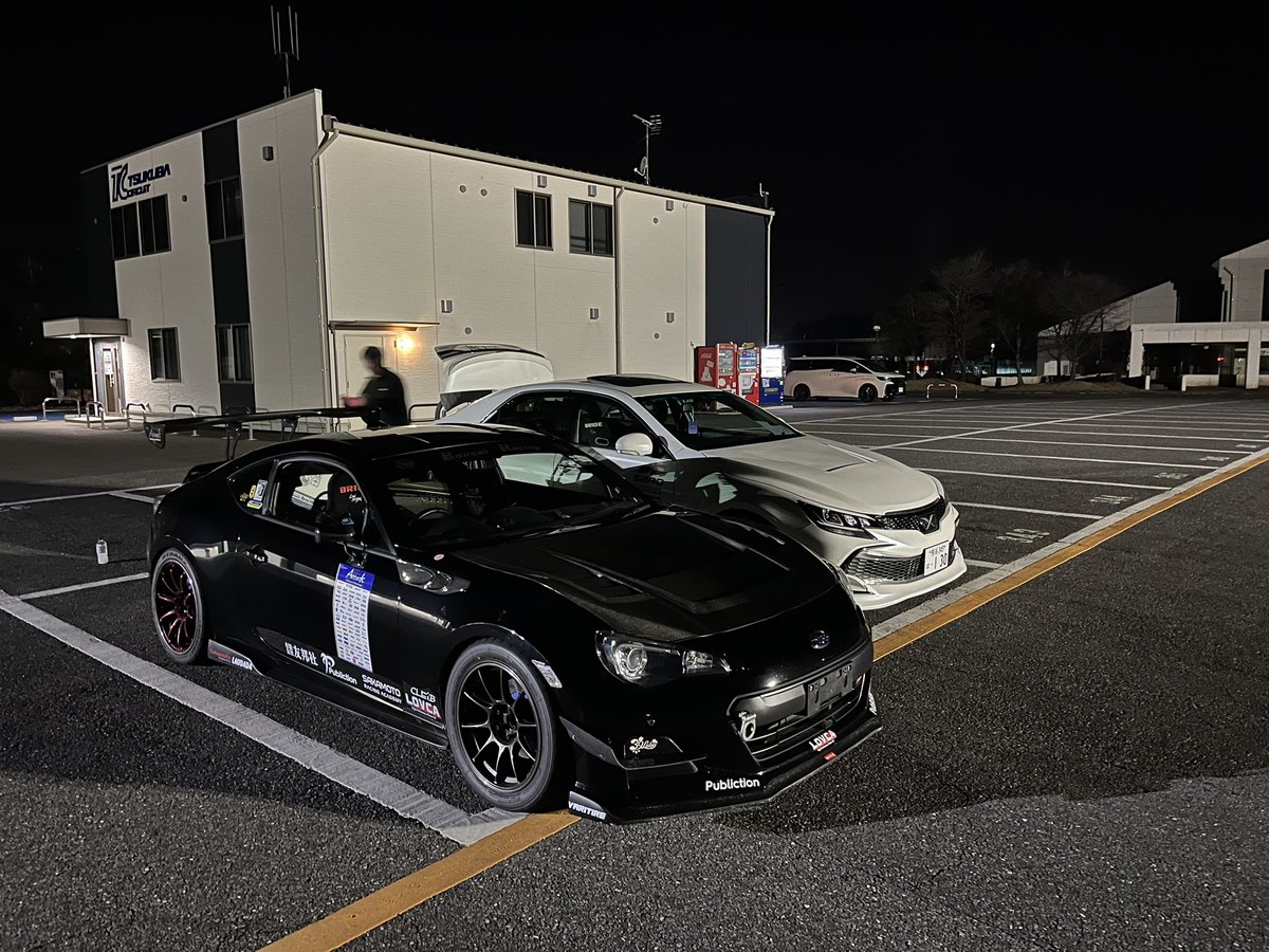 sou_brz's tweet photo. 昨日のTC-2は総合2位でした
70分走った所でヘルメット頭痛の限界によりピットインしたと同時にデフが焼き付き死亡
車と人の限界により想定より数周早くドラチェンしてしまい3秒差で負けてしまいました😭
本当に申し訳ない気持ちでいっぱいですが、一度も抜かれる事なくオーバーテイクしまくれたのは楽しかったです！
もう少し車を労った走りが出来るようになってリベンジしたいです🥹
＠c1tokyo 機会を頂いたにも関わらず本当にすみませんでした

改めてご心配、拡散頂いた方、本当にありがとうございました🙇‍♂️