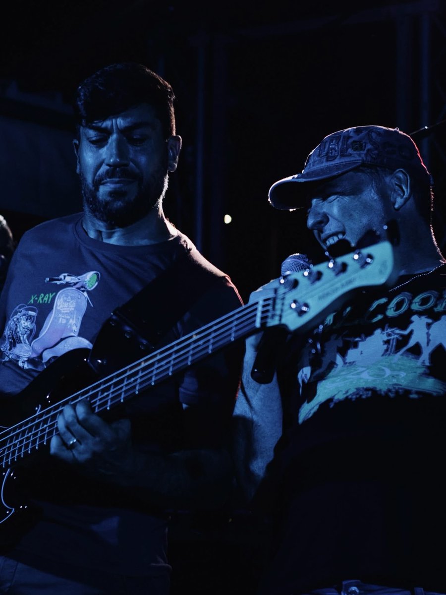 AlcoolBand's tweet photo. 𝖭𝗈𝗇 𝗌𝗈 
𝖢𝗈𝗌𝖺 𝗌𝗎𝖼𝖼𝖾𝖽𝖾𝗋𝖺̀ 
𝖨𝗈 𝗊𝗎𝖾𝗌𝗍𝖺 𝗏𝗂𝗍𝖺 𝗊𝗎𝗂 
𝖭𝗈𝗇 𝗅𝖺 𝖼𝖺𝗉𝗂𝗌𝖼𝗈 𝗀𝗂𝖺̀ 𝖽𝖺 𝗎𝗇 𝗉𝗈’ 
𝖦𝗂𝖺̀ 𝖽𝖺 𝗎𝗇 𝗉𝗈’, 𝗀𝗂𝖺̀ 𝖽𝖺 𝗎𝗇 𝗉𝗈’ 
𝖬𝗂 𝗌𝗈𝗇𝗈 𝗉𝖾𝗋𝗌𝗈 𝖾 𝗍𝗎 
𝖵𝗎𝗈𝗂 𝖺𝗂𝗎𝗍𝖺𝗋𝗆𝗂 𝗍𝗎 
𝖬𝗂 𝗌𝖾𝗆𝖻𝗋𝗂 𝗅𝗎𝖼𝗂𝖽𝖺 https://t.co/b1kgotnTVs