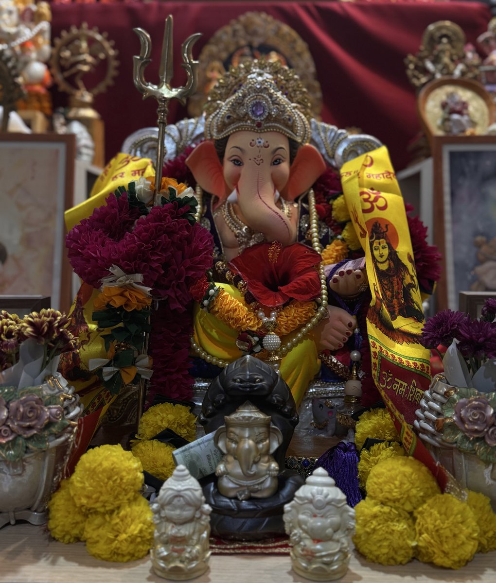 วันวินายักวันนี้เด้อค่ะ ขอองค์ป๊าอวยพรทุกท่านค่า
ปล ขออวดฟามหล่อป๊านิดนึง