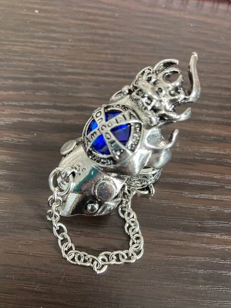 skb118's tweet photo. 古着屋のシルバーアクセにボンゴレギア置いてて笑ってしまった https://t.co/ACj9Jm5UaJ