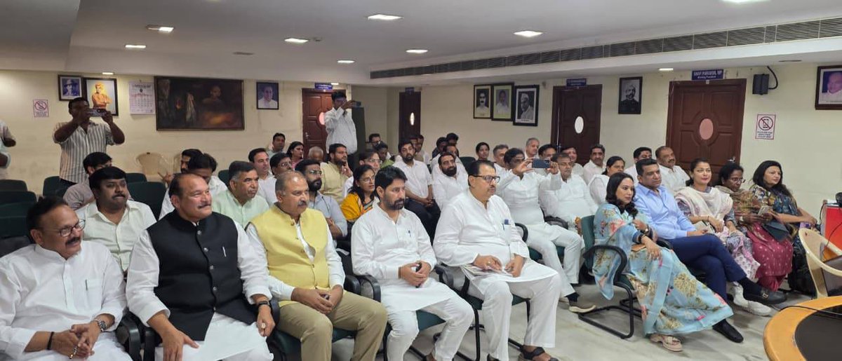 Addressed an important meeting of Congress election observers, deputed in all the districts in Kerala, organised by the Kerala Pradesh Congress Committee in Thiruvananthapuram.

The Congress party is confident that our candidates will receive blessings of the people, and we are