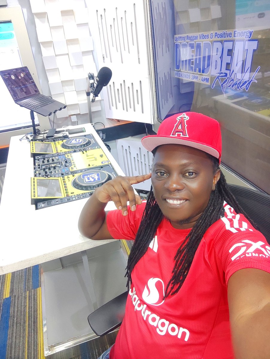 deejaypatiz's tweet photo. Masaa ni ya #dreadbeatreloade ndani ya Radio 47 tukuchezee gani kali @kartellah_maicy and @deejaypatiz #IslandozFinest https://t.co/0qJPpeGJaH