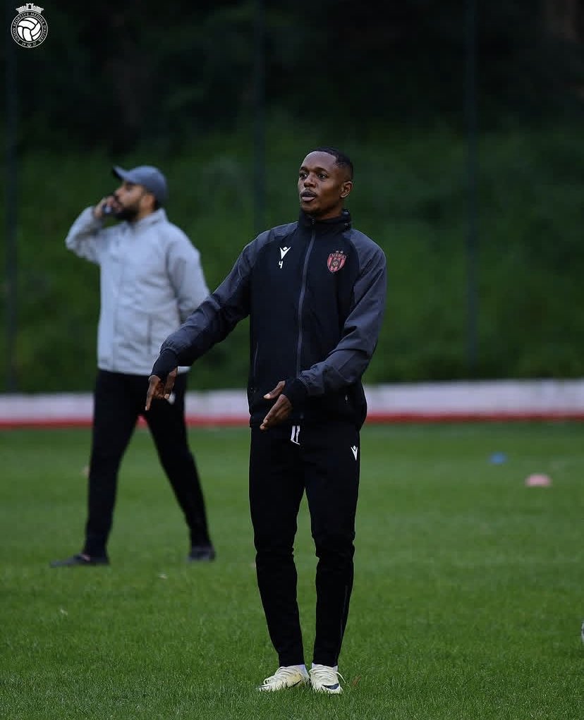 Kosi_foottalk's tweet photo. Che Malone in yesterday’s training with USM Alger as they take on US Maniema today in CAF Confederations cup showdown

USM needs to overturn the score today in order to make it to the next round as they lost 2-1 away in Congo 

#usmalger #chemalone #algeria #cafcc https://t.co/Mou8ECWNCc