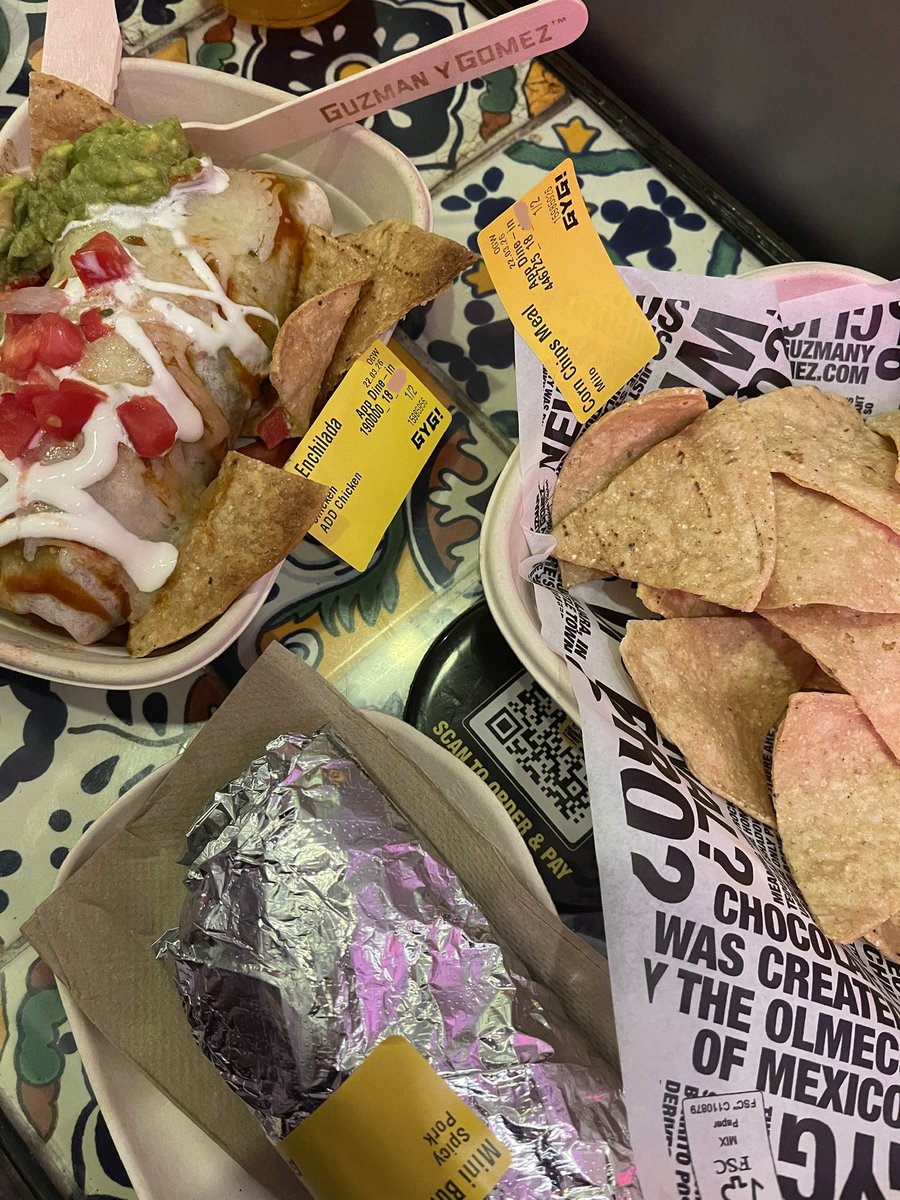 childetoelicker tweet media