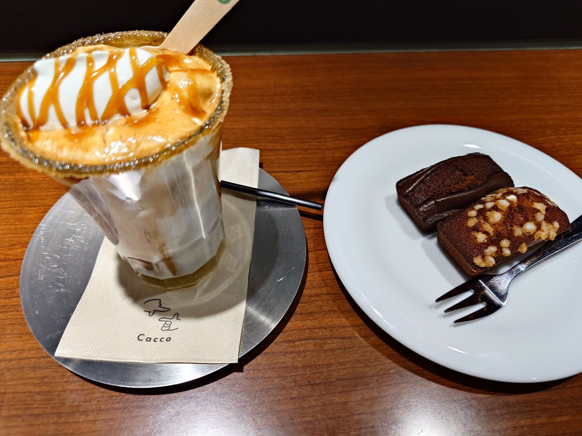 kosmo0313's tweet photo. フィナンシェのお店！
おしゃれやし、美味しいしよかった♪ https://t.co/QbJeoEBbCV