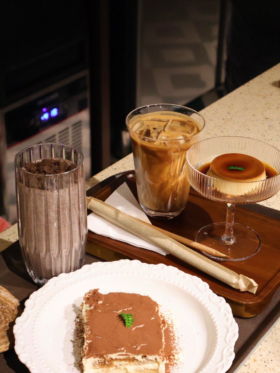 Penney Lawrence tweet media