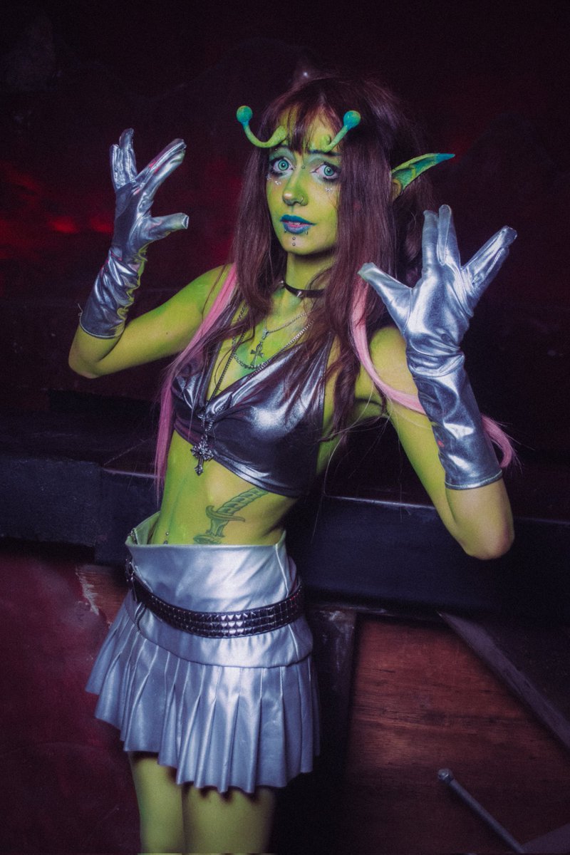 tiramisu_22's tweet photo. zip zip
(las muestro aca tmb xq me encanta como quedaron)
#cosplay #alien #makeup #aliencosplay https://t.co/MXX4z3J98p