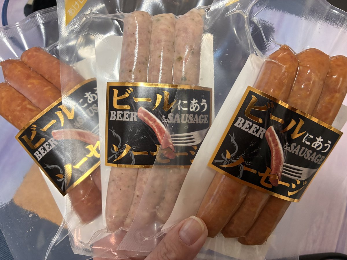 やまちろ tweet media