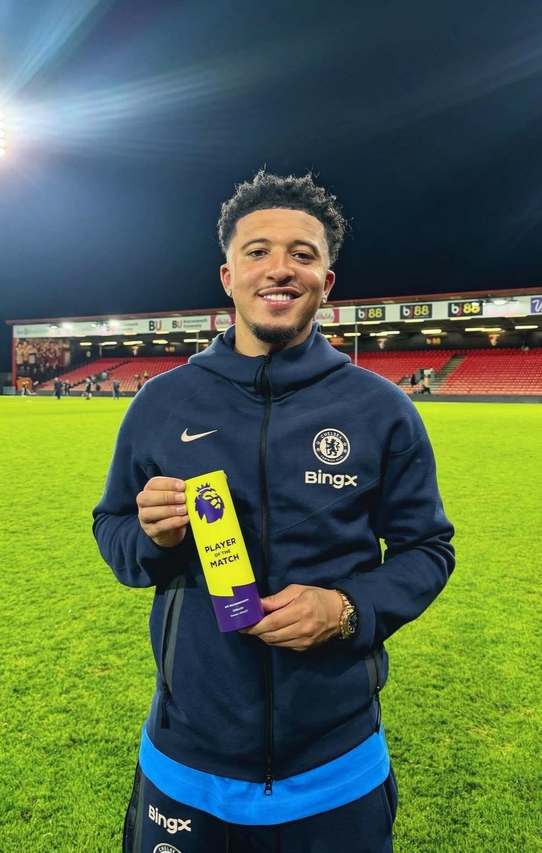 Maureen86 tweet media