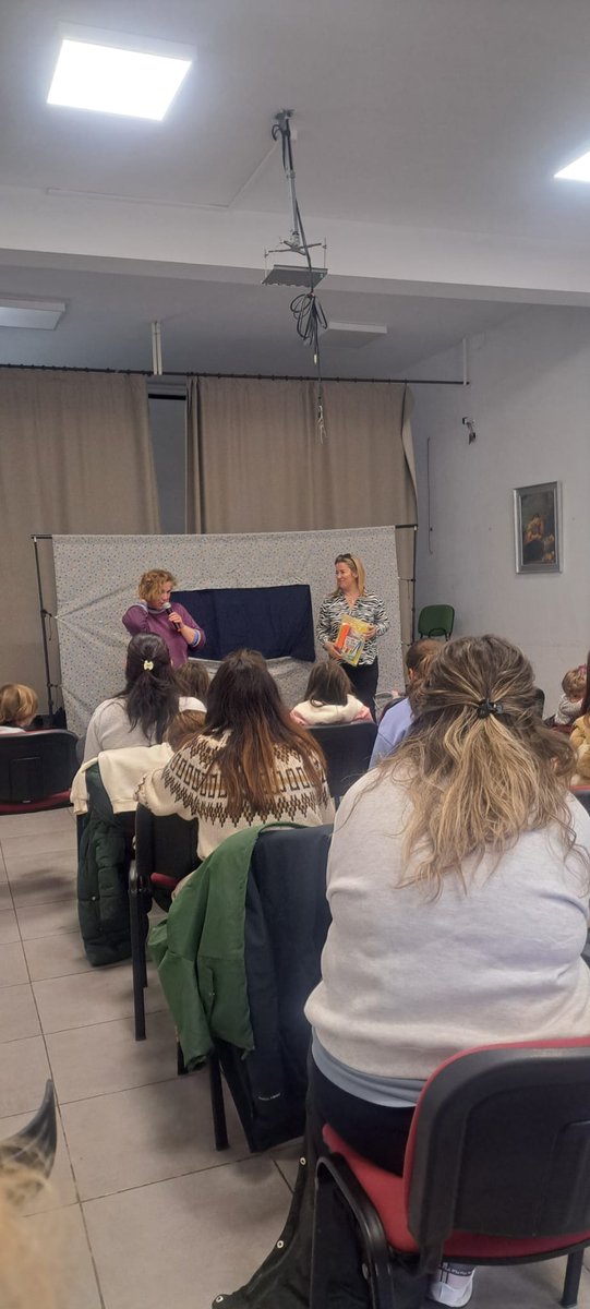 birdmonfrague's tweet photo. Ayer, se organizó un acto donde hubo un espectáculo de "Juantxita" y la entrega de premios del II Concurso de poesía escolar comarcal "Primaveras de Monfragüe", donde tres niños de nuestra localidad, se llevó el premio al mejor poema de 1º, 6º de Primaria y un premio especial. https://t.co/Eh52ZovIx9