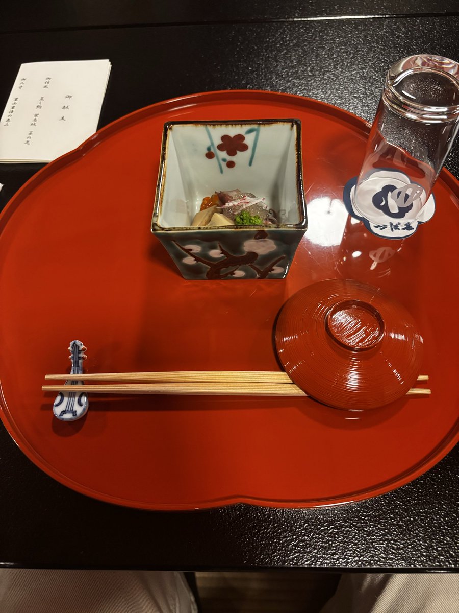 MKeisuke01's tweet photo. 金沢の美味しいを堪能した✨
北陸の日本酒はほんと美味しい！！ https://t.co/gWw1RPO3ZH