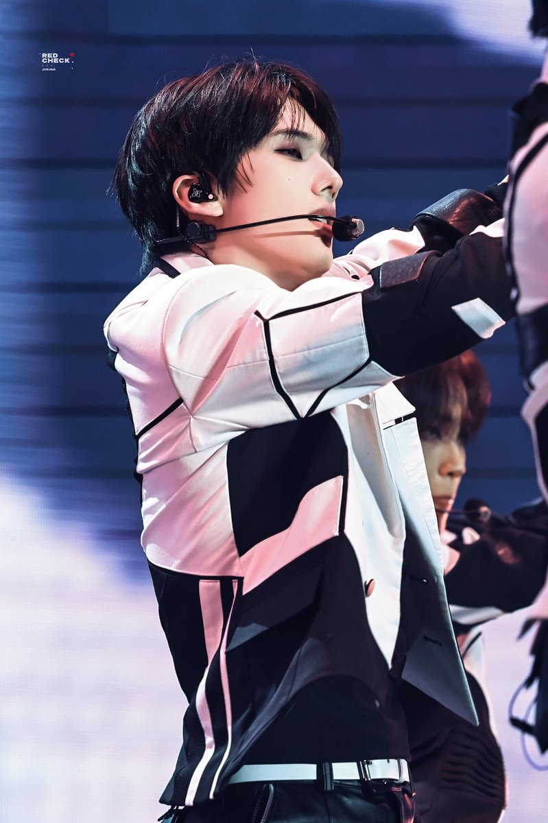 𝗥𝗘𝗗 𝗖𝗛𝗘𝗖𝗞 tweet media