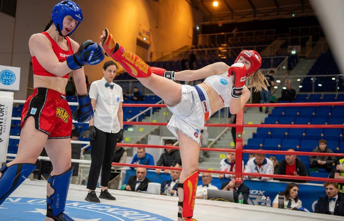 K1 Dominatrix tweet media