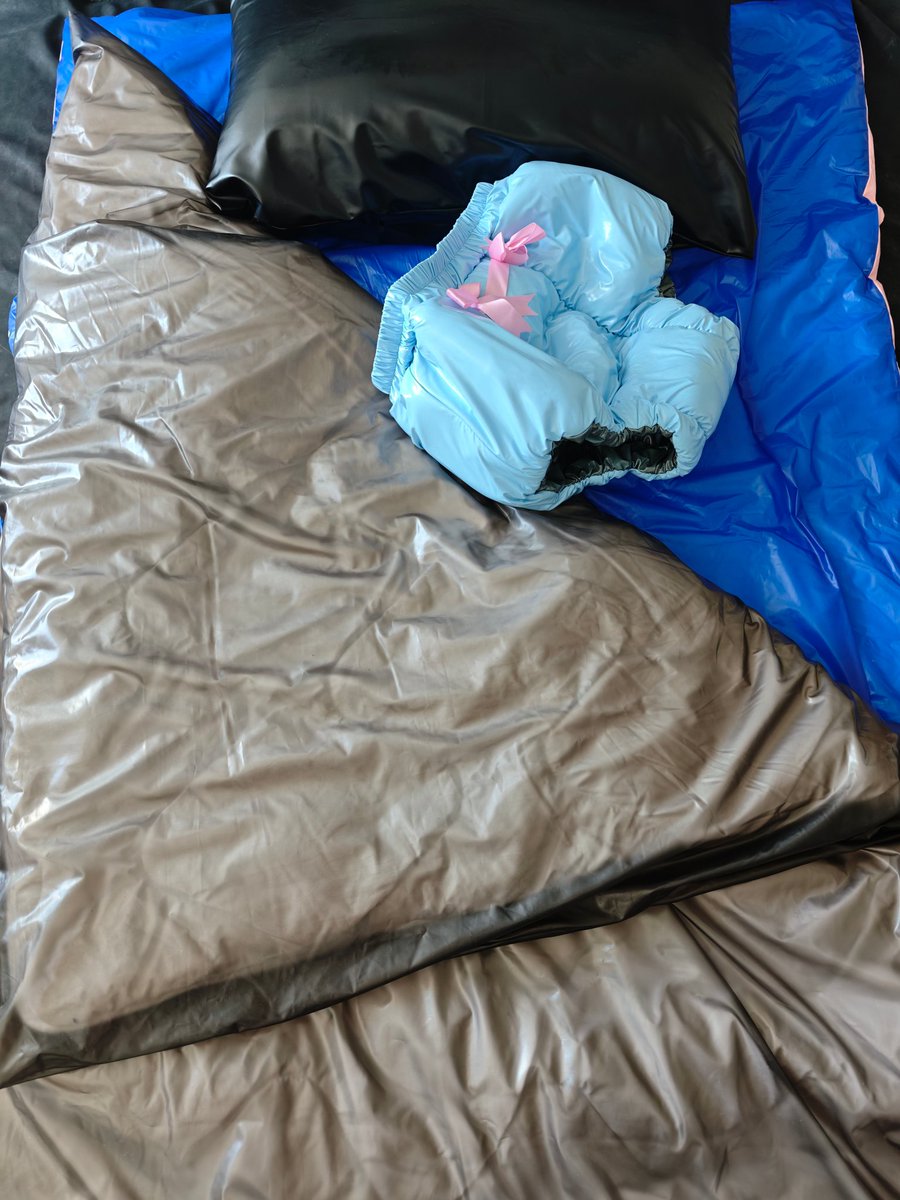 Shinyplasticboy tweet media