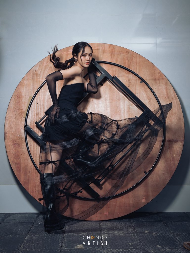 CHANGE ARTIST tweet media