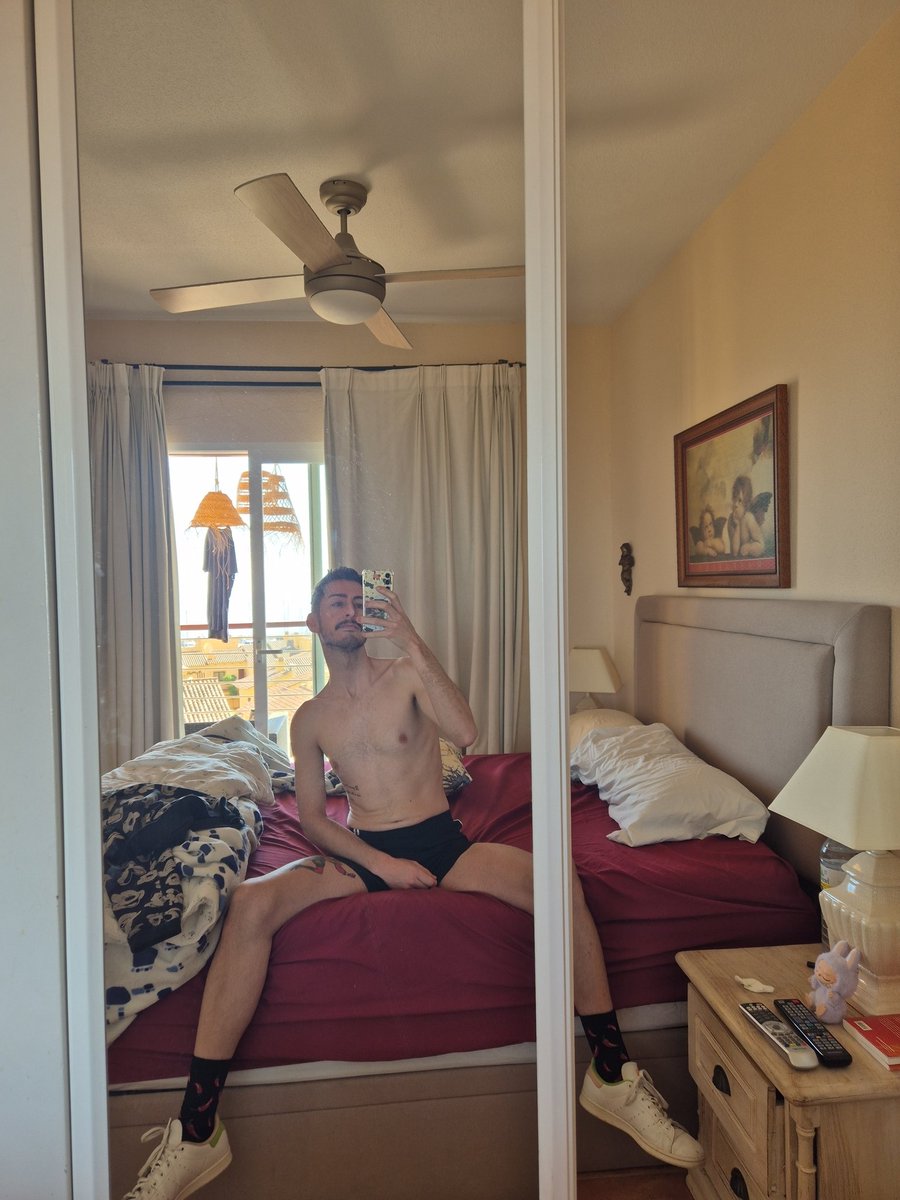 Blue Jojo tweet media