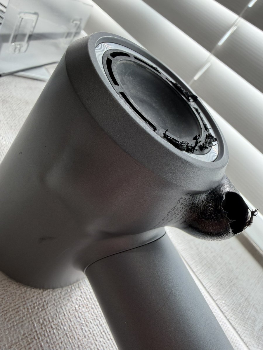 marc_bernard77's tweet photo. @AldiUK - Absolutely shocked &amp; disgusted with this hairdryer we purchased from your Andover store. Our teenage daughter was using, suddenly smelt burning and the whole casing was glowing red and burning/melting! Massive H&amp;S issues here! 😤 
@LottieB77 https://t.co/K0eFZA3a0g