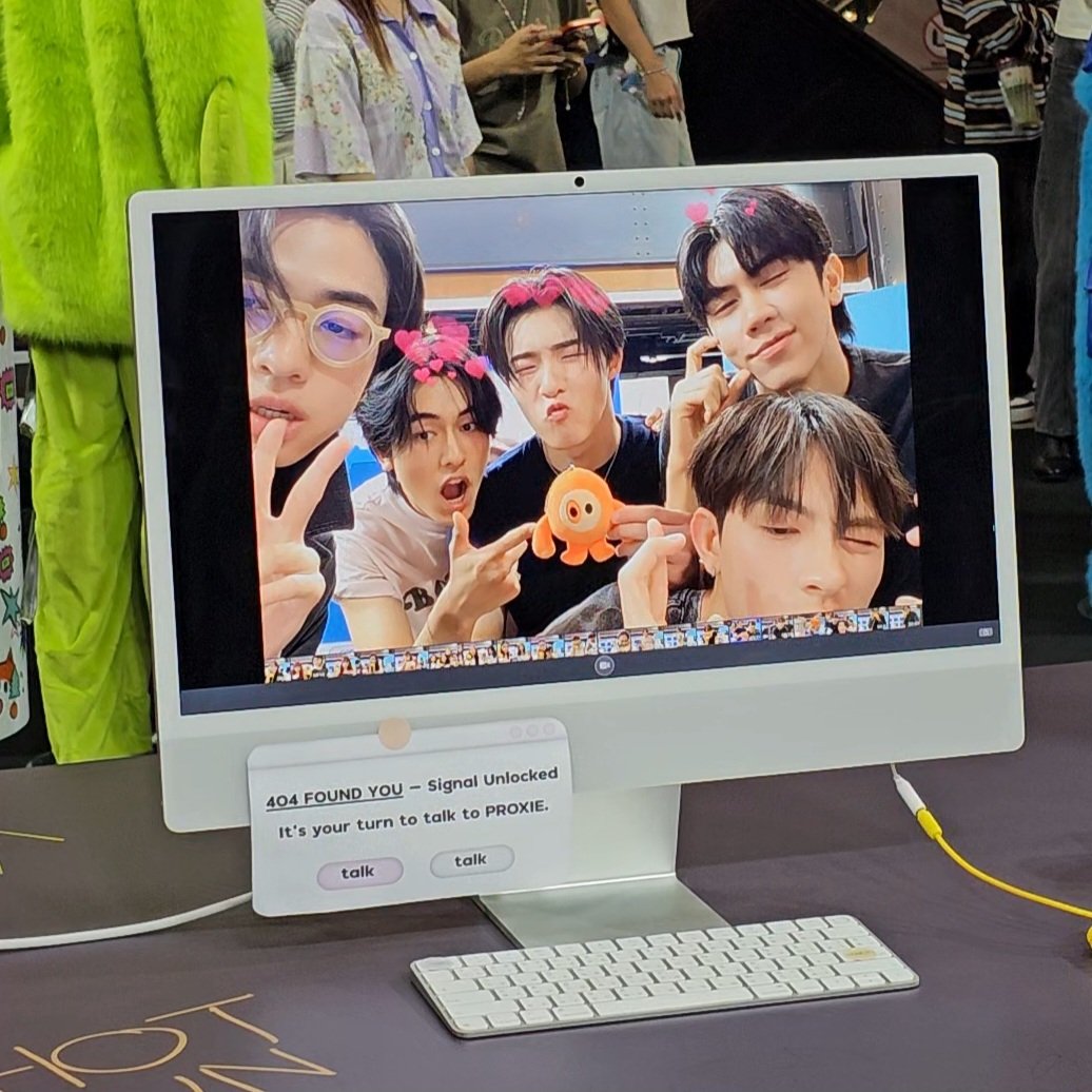 blueong09's tweet photo. ถ่ายรูปครบหกก้อนหนิ มีไบร์ตันด้วย🧡
#PROXIE_TheArchiveOfUsExhibition
#PROXIEth https://t.co/Cplbj03RWS