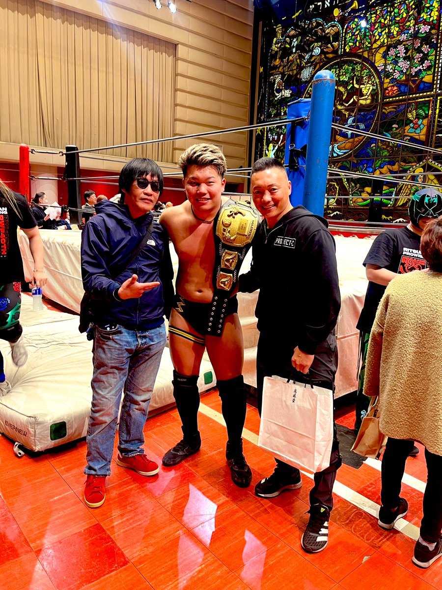 satui_joefromgi's tweet photo. 『それぞれのプロレス”愛”』

3月20日春分の日㊗️（RWF40周年興行）
旧友CIMA君とKBS京都で会った

いっぱい元気を貰った。
どの試合も良かった。
楽しかった。

『闘龍門』の頃から時代は変わった。しかし
変わらないのはそれぞれのプロレス”愛”

CIMA選手.ビンビン選手またね👋

＃学生プロレス https://t.co/lsBBbYTQ9E