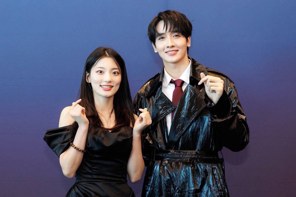 mayurlnxy193297's tweet image. ออร่าพระเอกโกอินเตอร์เริ่มขึ้นแล้วค่ะ😈💋

#TheDevilsKiss 
#KONGTHAPPEAK #กองทัพพีค